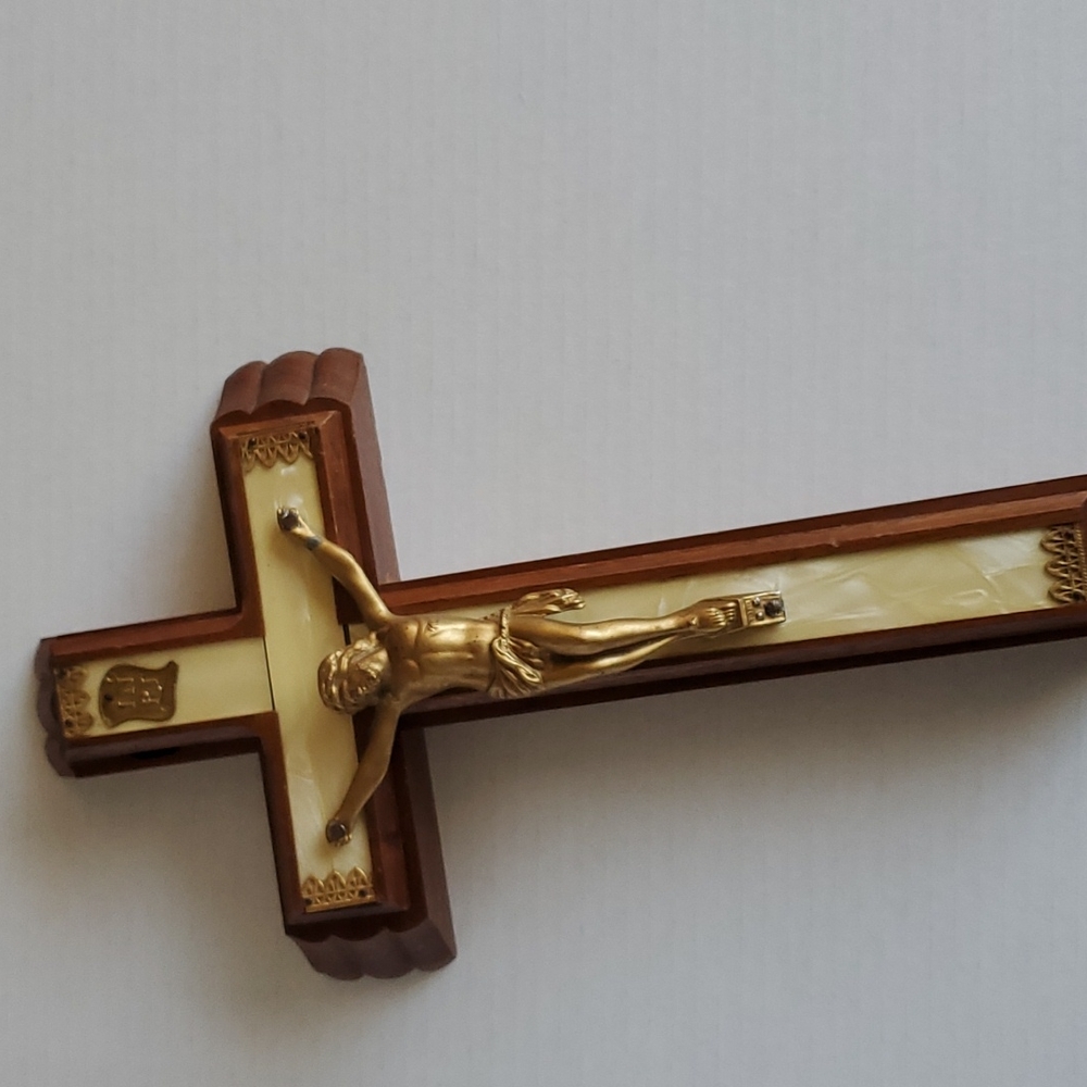 Vintage Wooden Catholic Crucifix